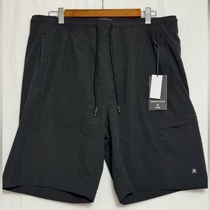 Kenneth Cole Men’s Active Shorts 4 Way Stretch Size Large Black NWT